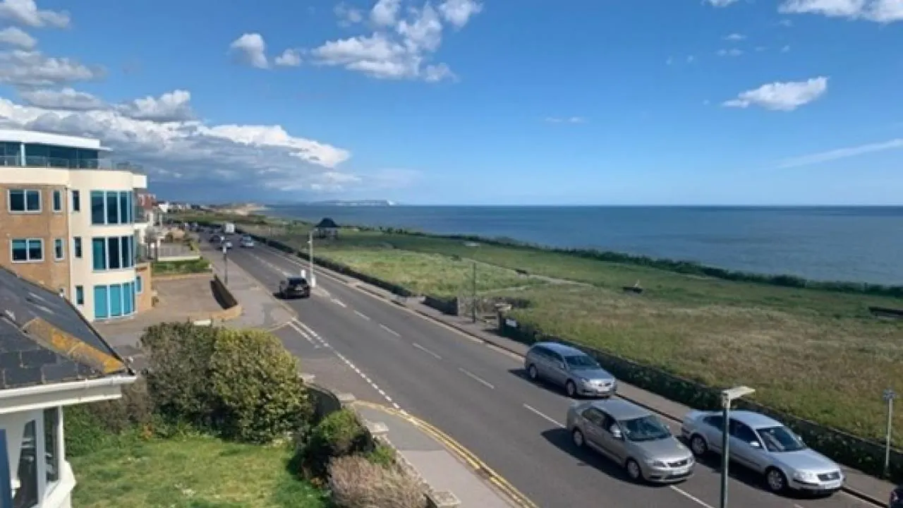 Beachcliff 0*, Bournemouth
