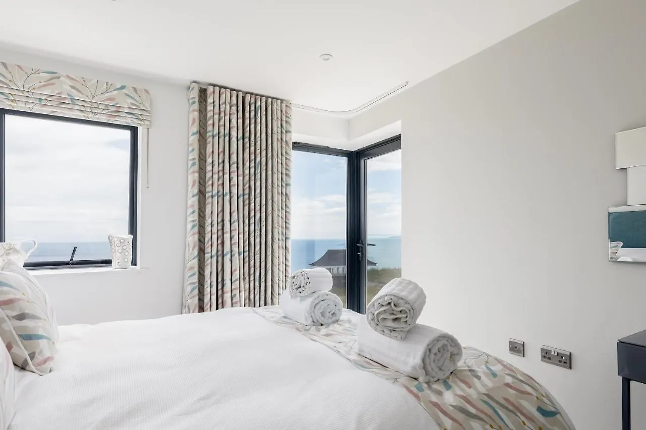 Beachcliff 0*, Bournemouth United Kingdom