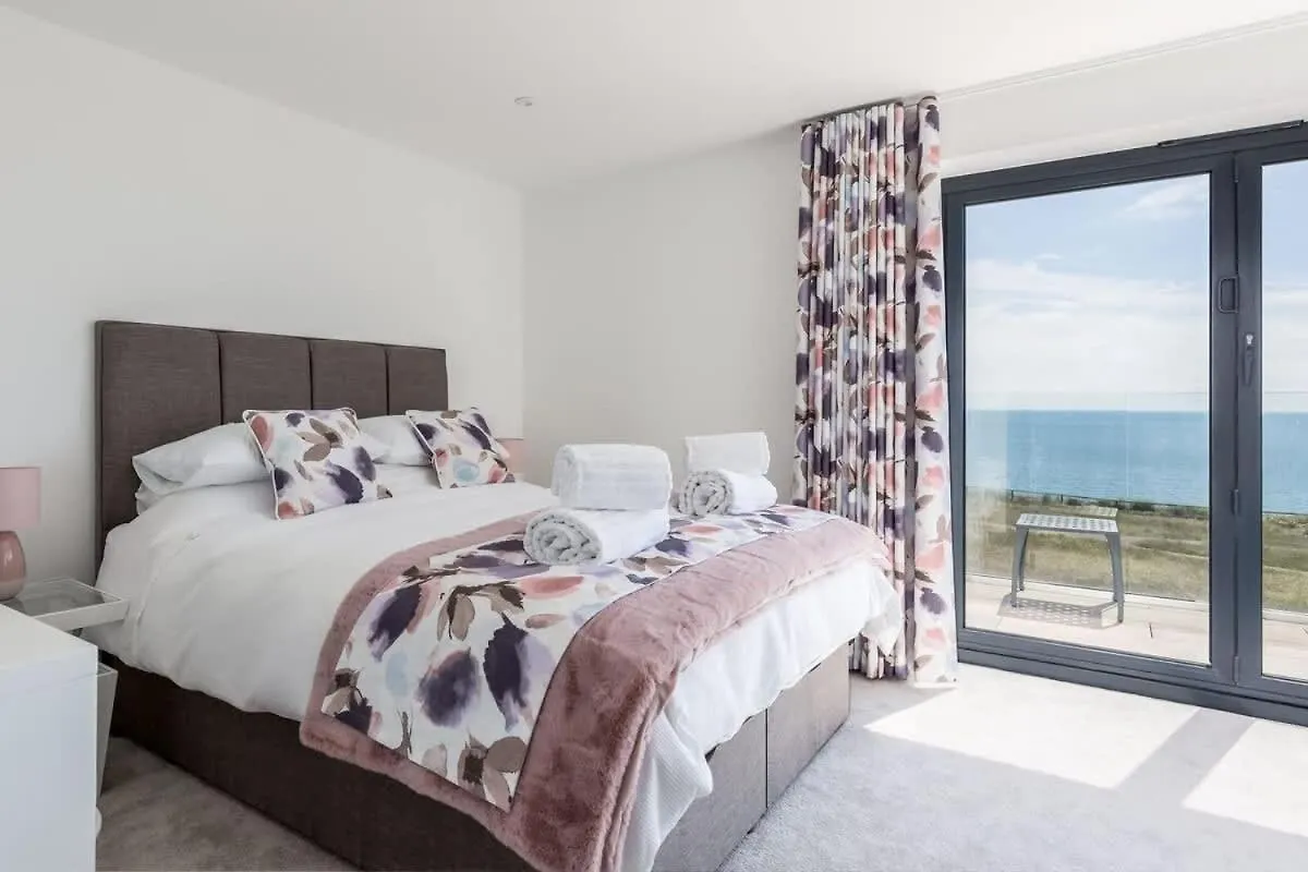 Beachcliff 0*, Bournemouth United Kingdom