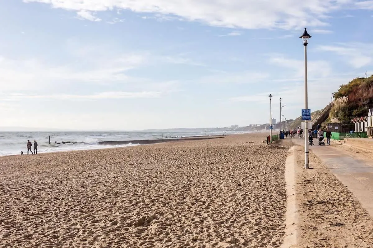 Holiday home Beachcliff